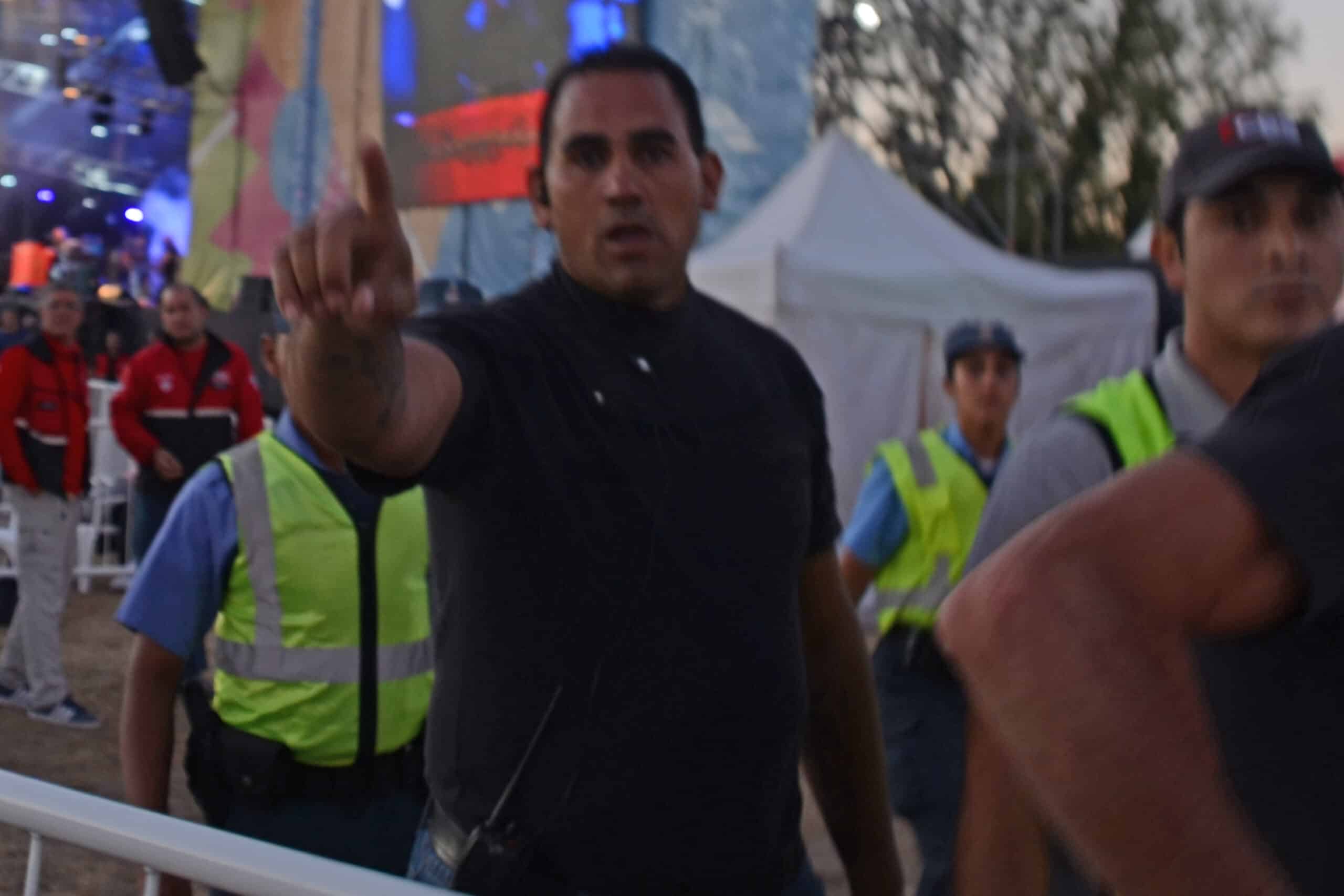 Nos solidarizamos con el reportero gráfico Juan Thomes de Diario Río Negro y repudiamos la agresión del personal de seguridad de la Fiesta de la Confluencia en Neuquén