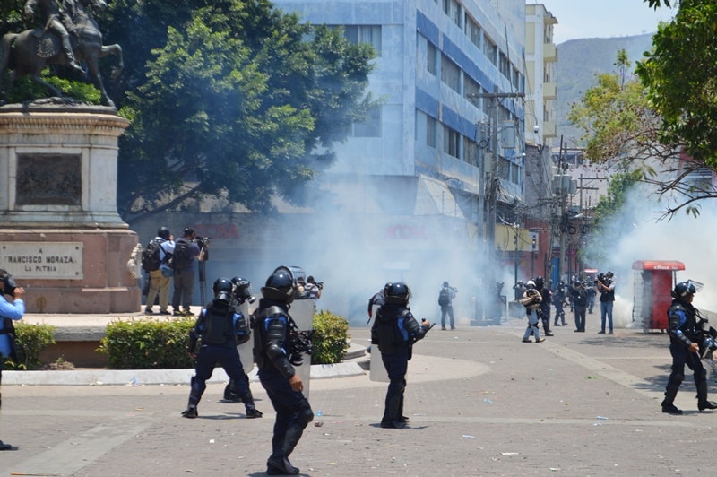 Ataques contra la prensa y hacia manifestantes en movilización de 1ero de mayo