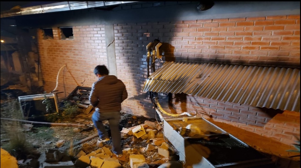 Incendian la planta de transmisión de un canal boliviano