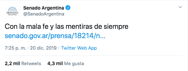 Desde la cuenta oficial de Twitter del Senado de la Nación se cuestiona al diario Clarín