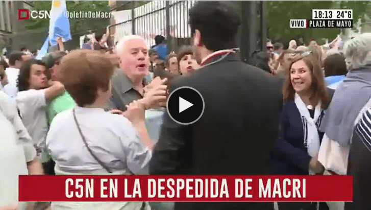 El equipo de C5N que sufrió insultos y agresiones en Plaza de Mayo