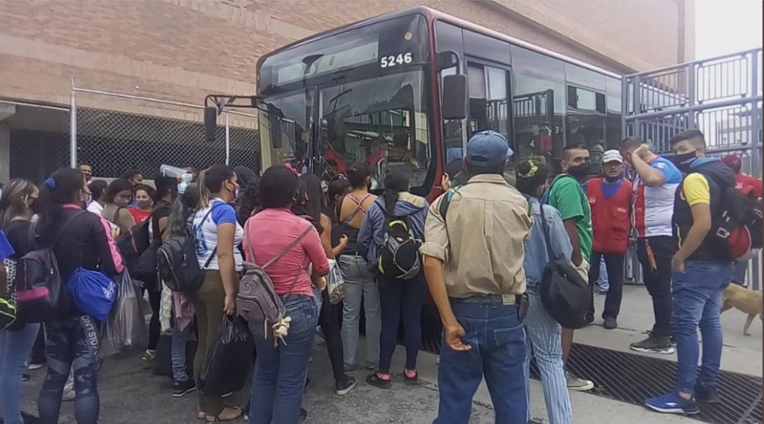 Periodista de la Televisora Andina de Mérida fue intimidada por un policía y un trabajador estatal