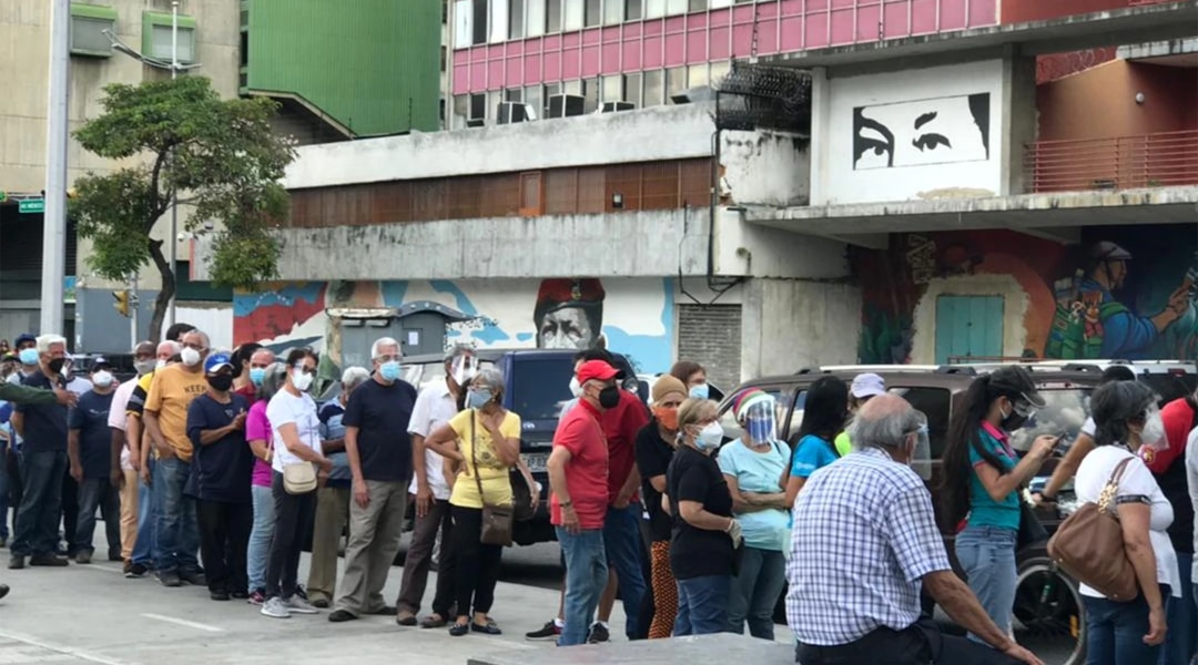 Al menos seis reporteros han sido limitados a cubrir operativos de vacunación en lo que va de junio