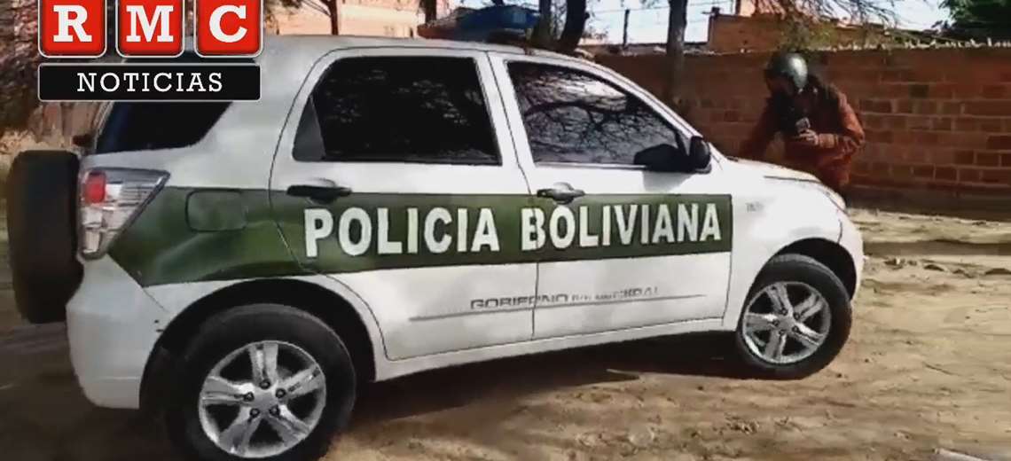 Bolivia: Conductor de patrulla policial intentó atropellar a un reportero