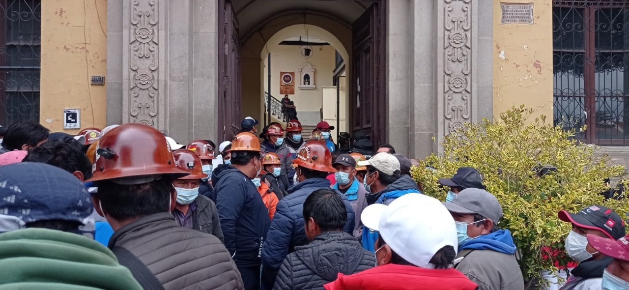 En Bolivia mineros cooperativistas vulneran libertad de prensa