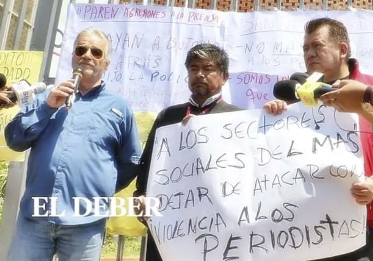 Santa Cruz: Periodistas marchan en protesta contra agresiones